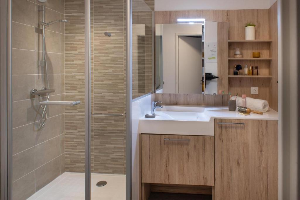 Domitys Les Cerneaux Aparthotel Hazebrouck Exterior photo